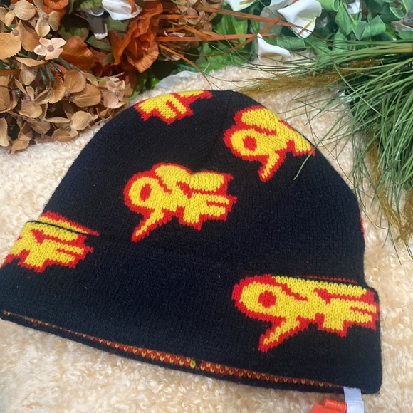 OFF WHITE ❤️🖤💛 - Picture 2 of 8